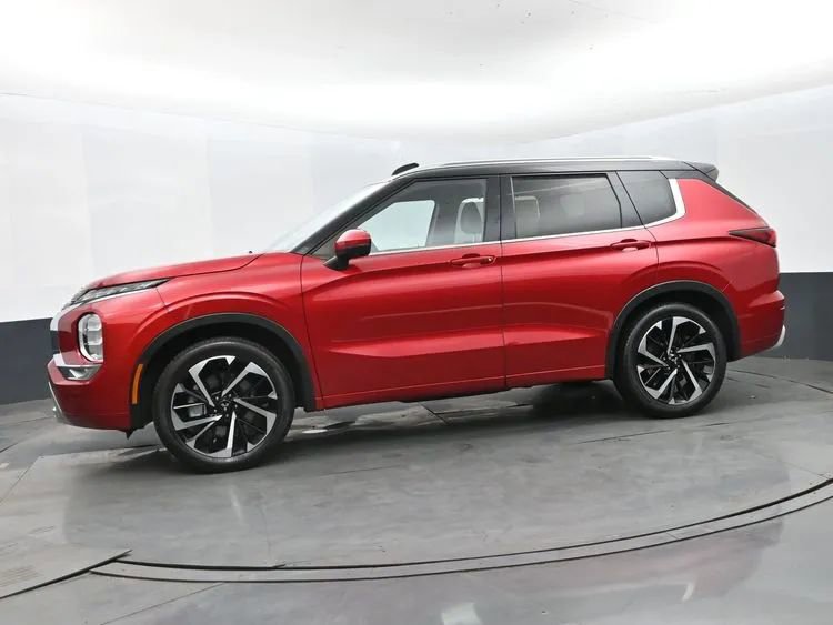 Used 2024 Mitsubishi Outlander SEL image 5