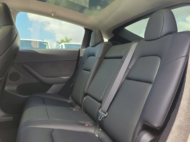 Used 2024 Tesla Model Y 2WD image 13