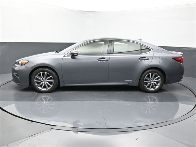 Used 2016 Lexus ES 300h image 2