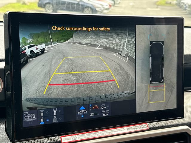 Used 2025 Toyota 4Runner Limited AWD/4WD image 18