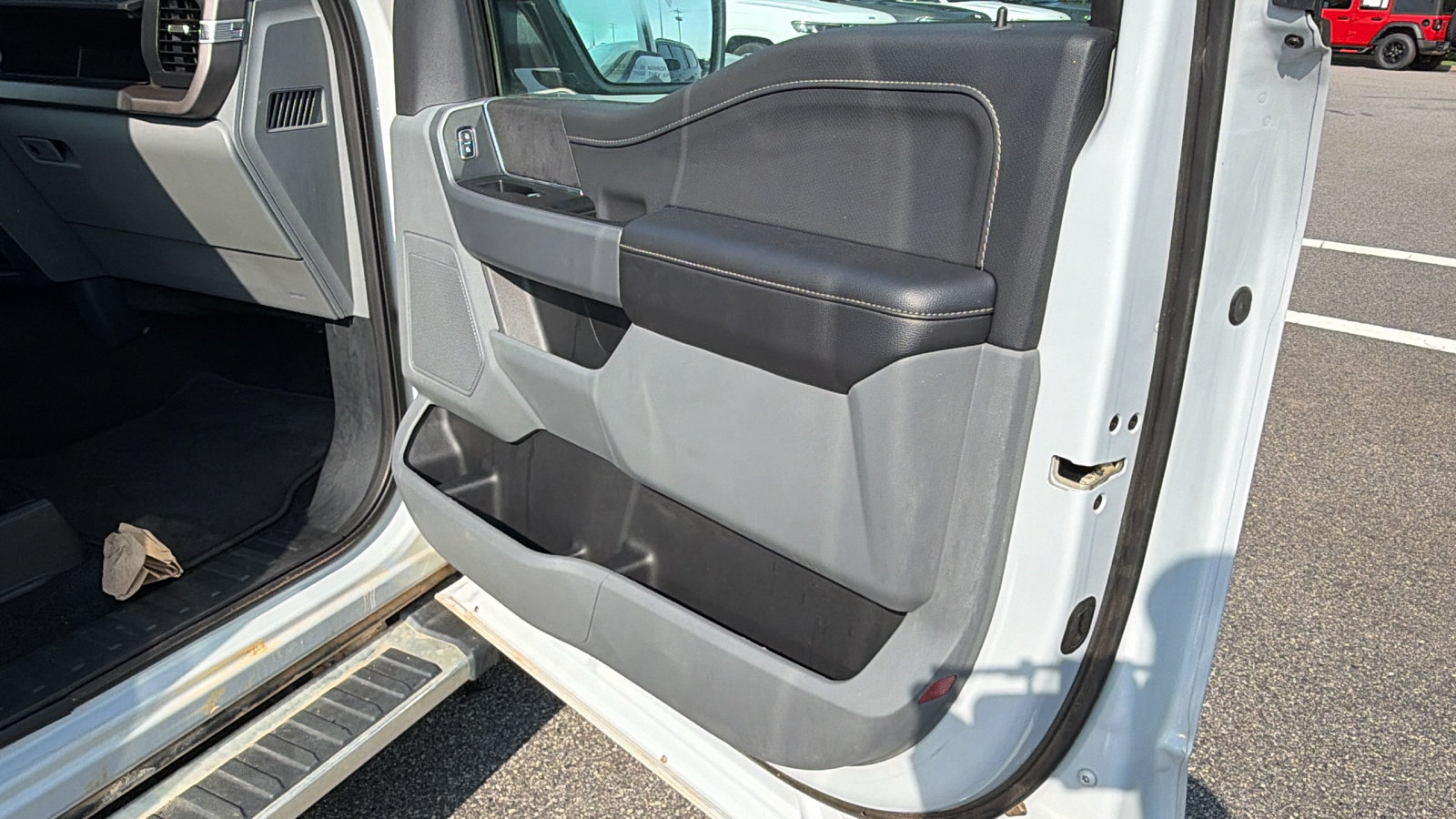 Used 2025 Ford F150 XLT w/ Equipment Group 301A Standard AWD/4WD image 18