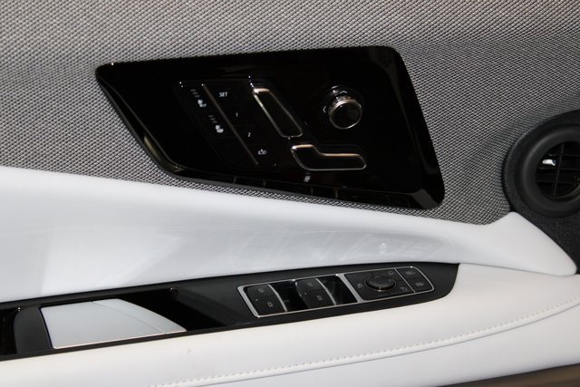 New 2025 Cadillac Optiq Sport 1 w/ LPO, ONYX Package image 13