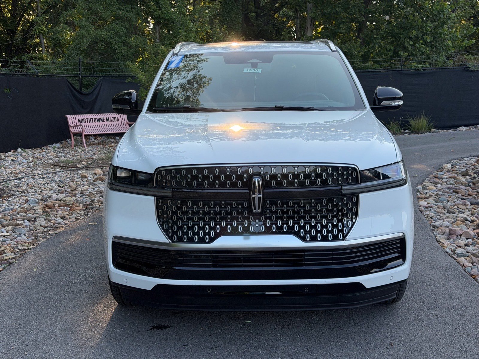 New 2027 Lincoln Navigator Reserve AWD/4WD image 8