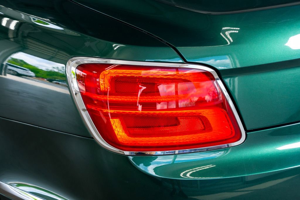 Used 2020 Bentley Flying Spur W12 image 25