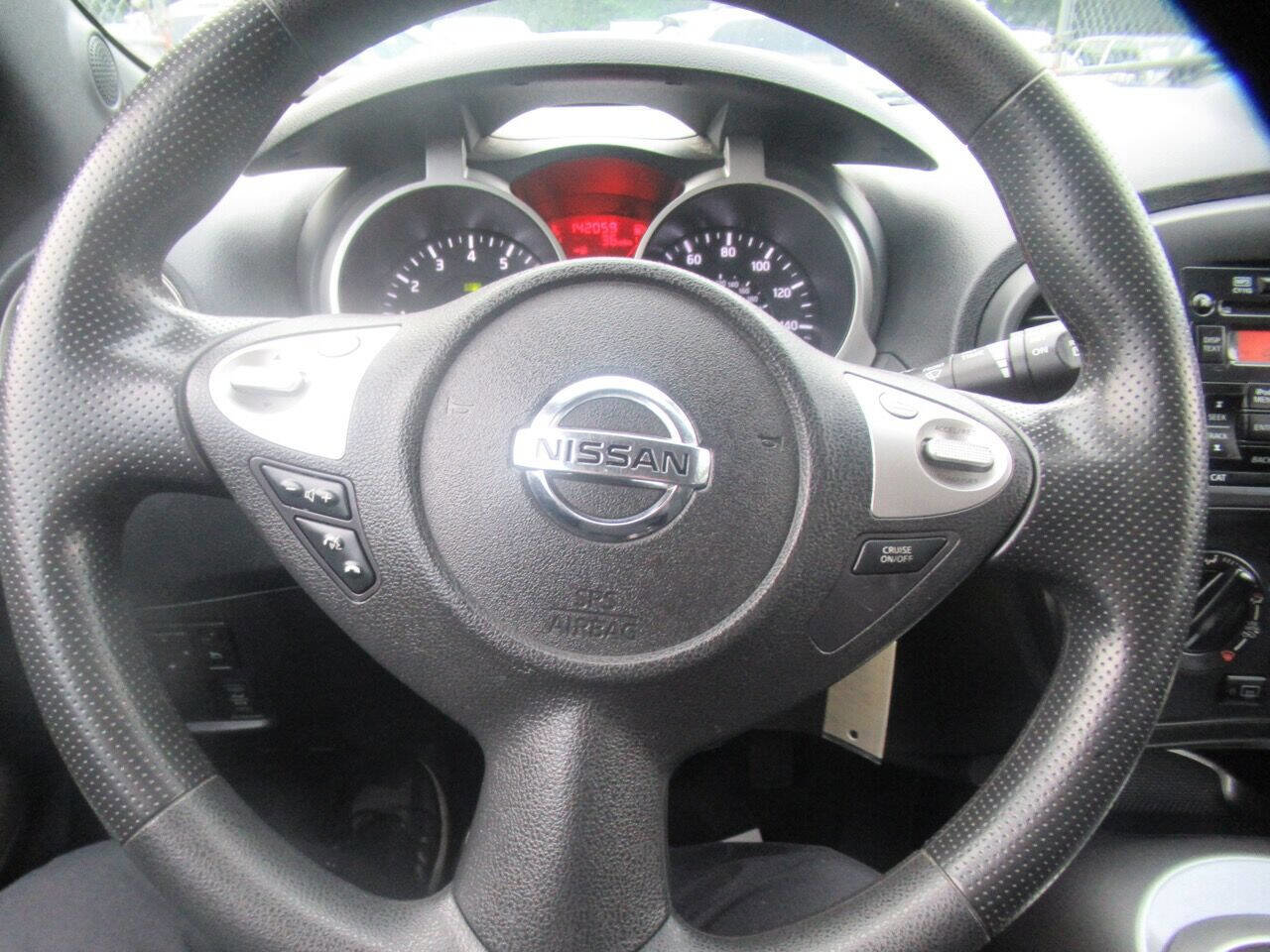 Used 2014 Nissan Juke S image 14