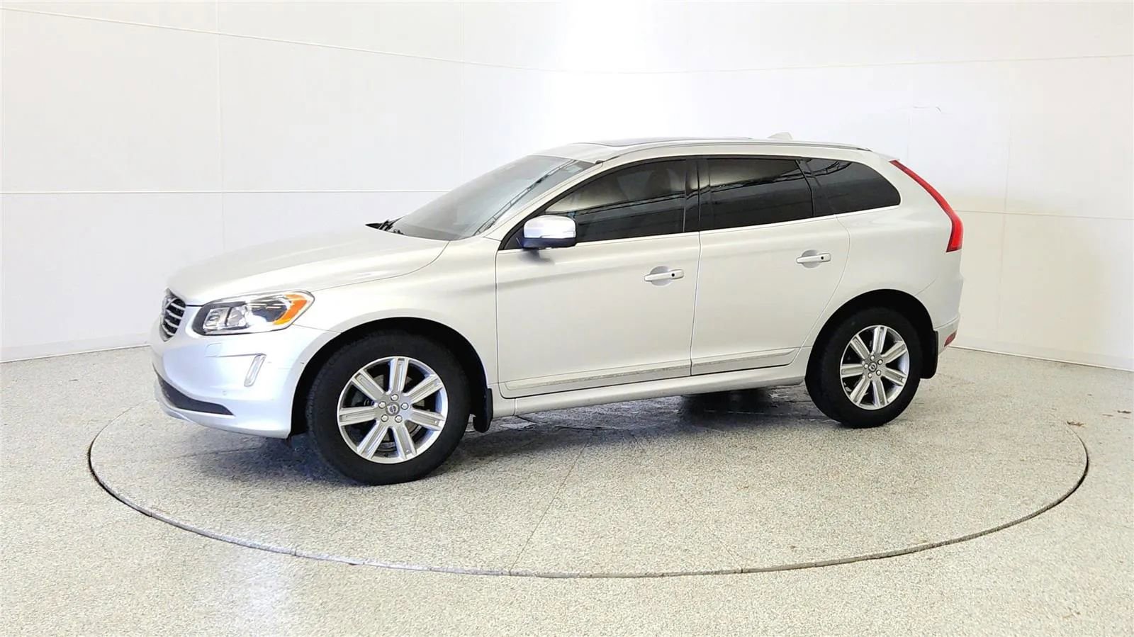 Used 2017 Volvo XC60 T5 Inscription w/ Preferred Option Package AWD/4WD image 4
