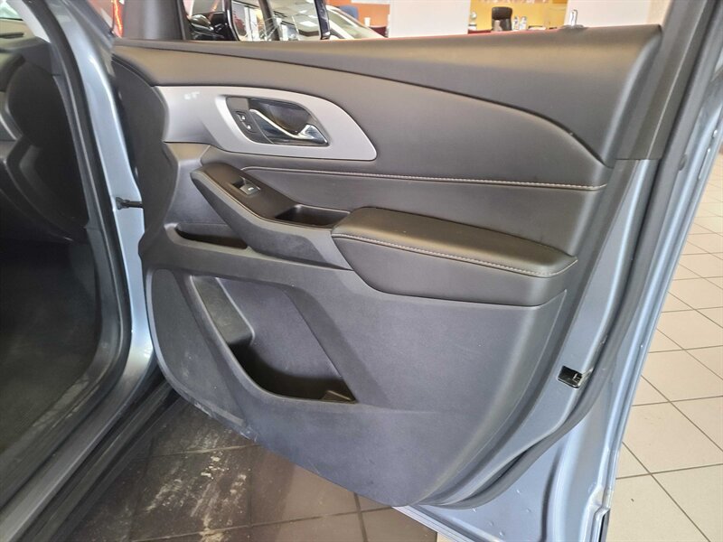 Used 2020 Chevrolet Traverse LT FWD image 14