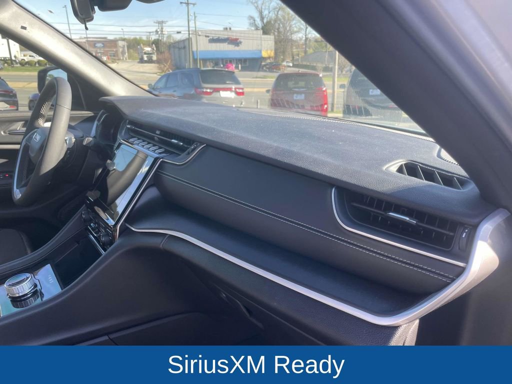 Certified 2025 Jeep Grand Cherokee Altitude image 15