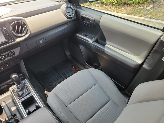 Used 2019 Toyota Tacoma SR5 RWD image 12