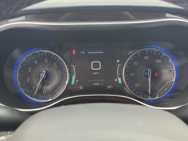 Used 2023 Chrysler Pacifica Limited FWD image 10