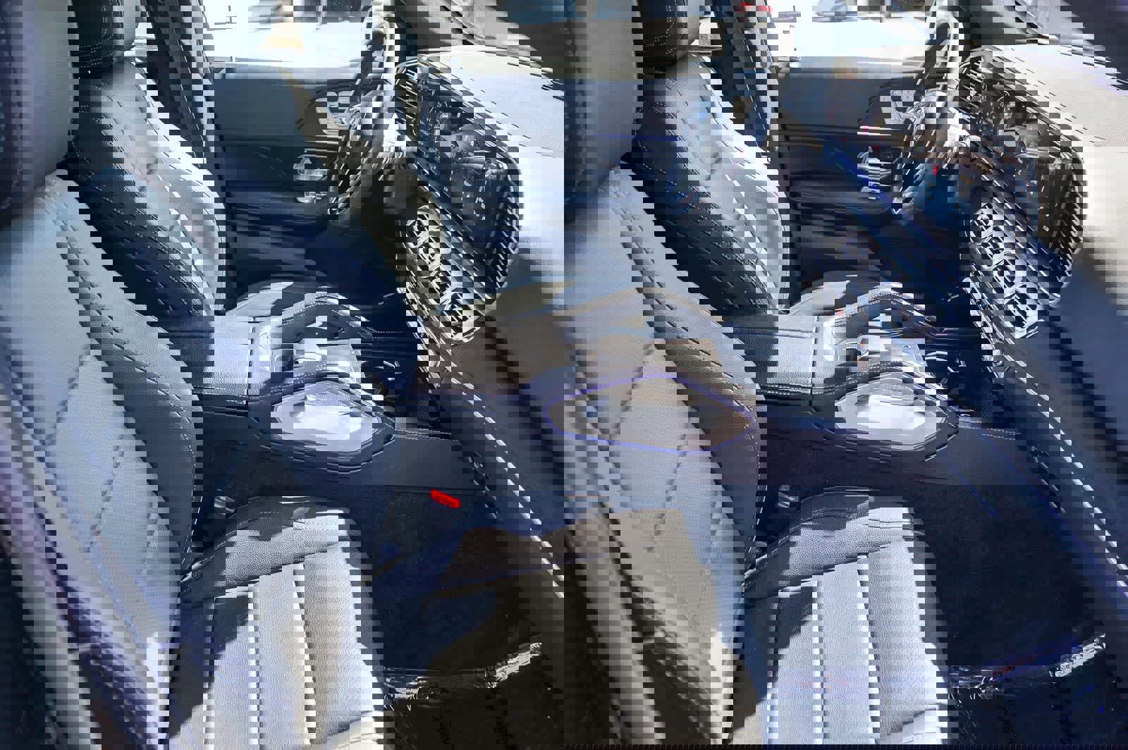 Used 2025 Mercedes-Benz GLE 350 4MATIC image 13