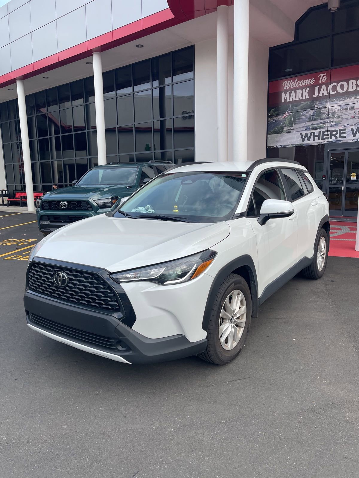 Used 2023 Toyota Corolla Cross LE image 9