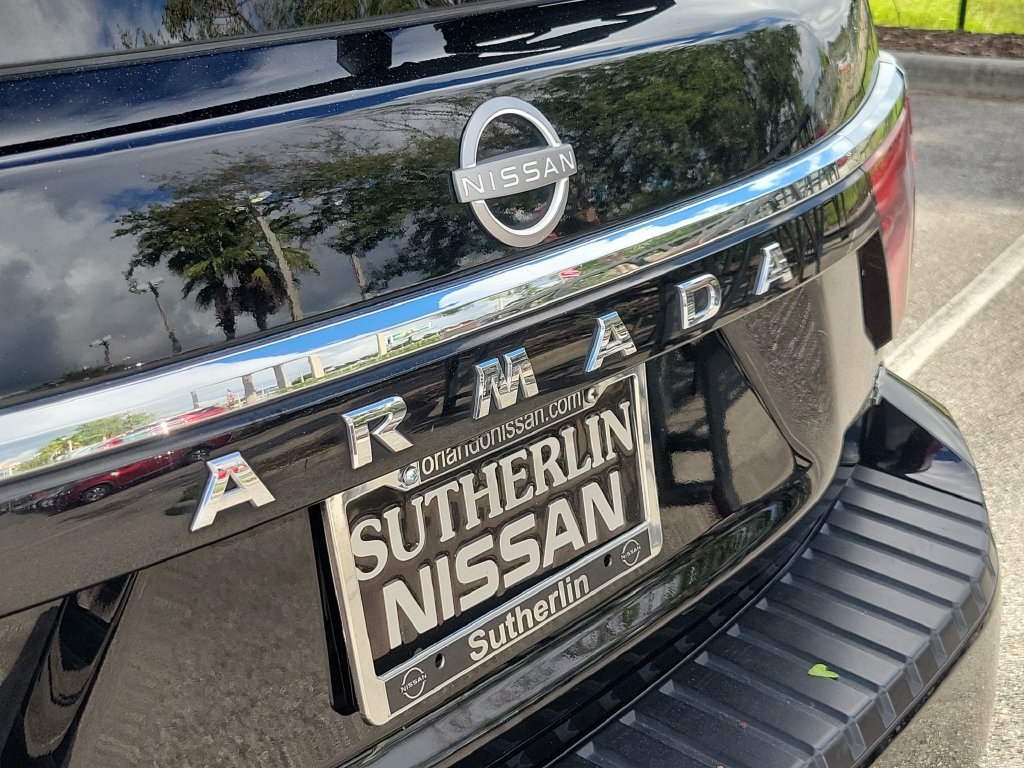 Used 2024 Nissan Armada SL w/ Captain's Chairs Package AWD/4WD image 6
