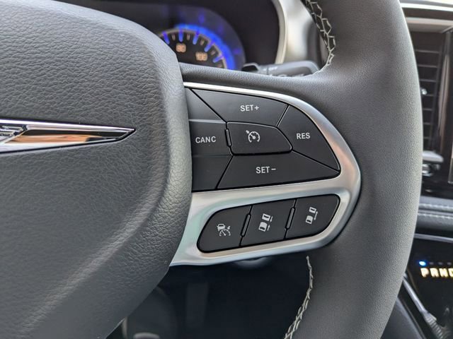 New 2026 Chrysler Pacifica Select FWD image 13