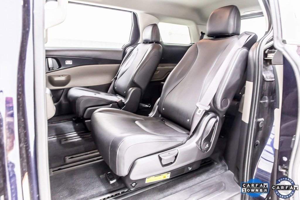 Used 2025 Kia Carnival image 28