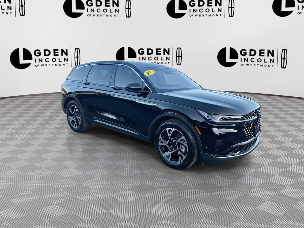 Used 2024 Lincoln Nautilus Premier w/ Equipment Group 102A AWD/4WD image 2