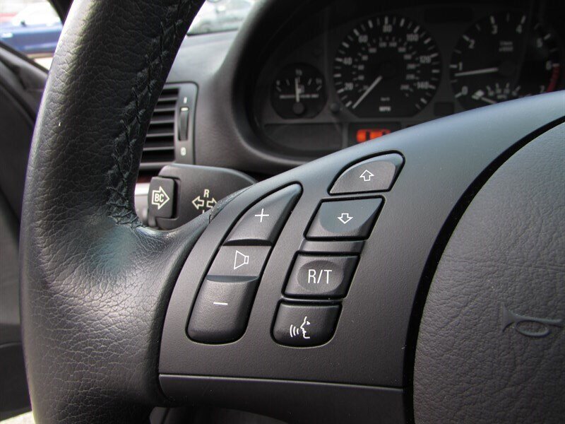 Used 2003 BMW 325i Sedan RWD image 15