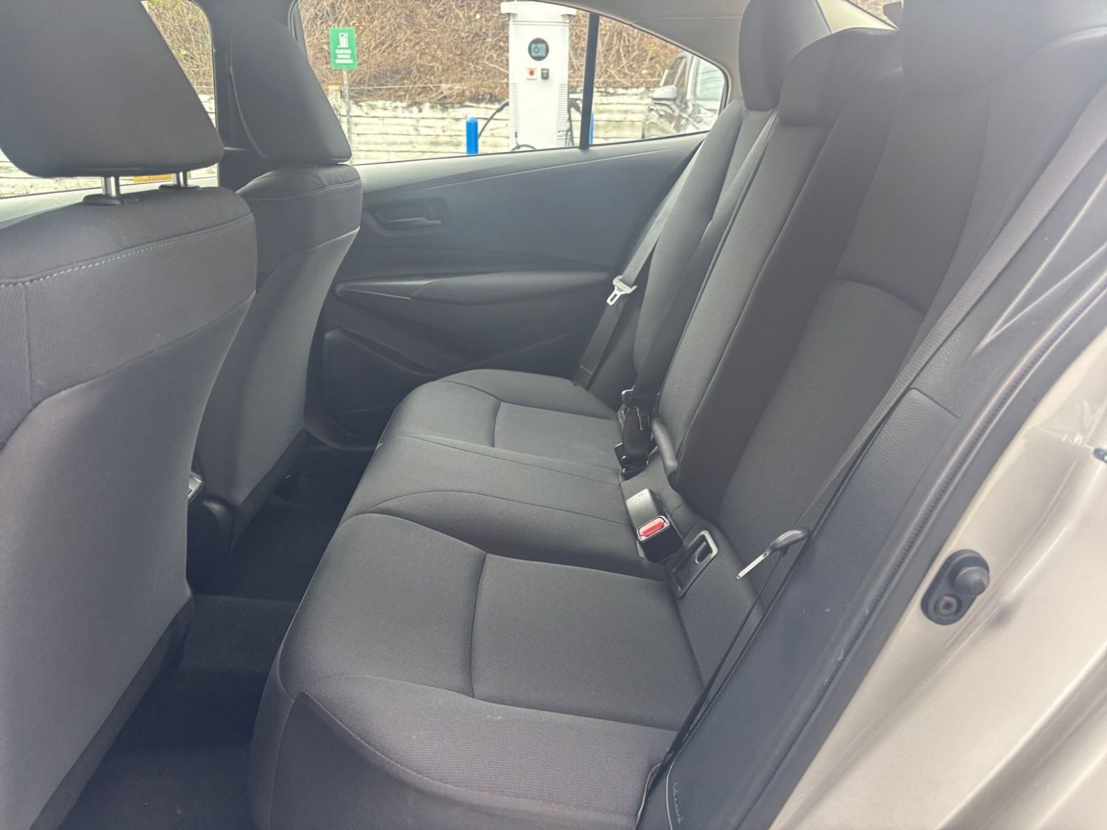 Used 2025 Toyota Corolla LE image 36