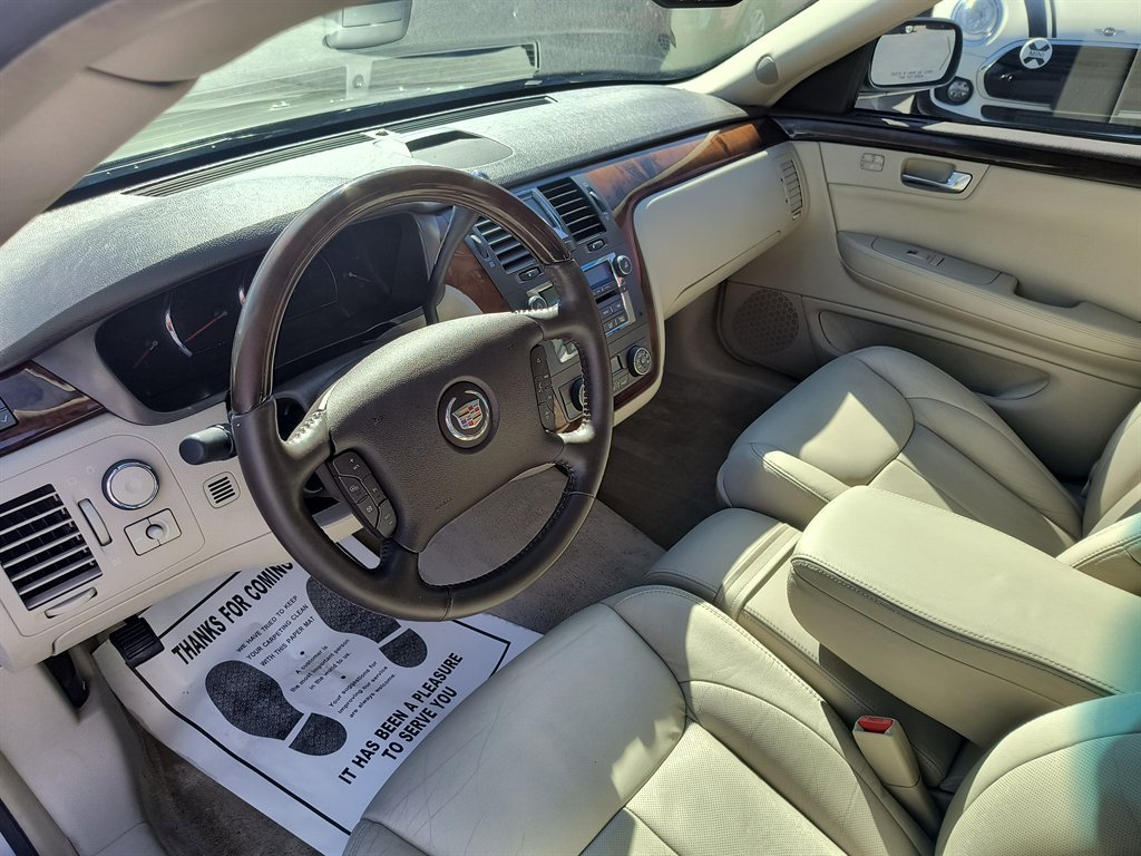 Used 2010 Cadillac DTS Luxury image 17