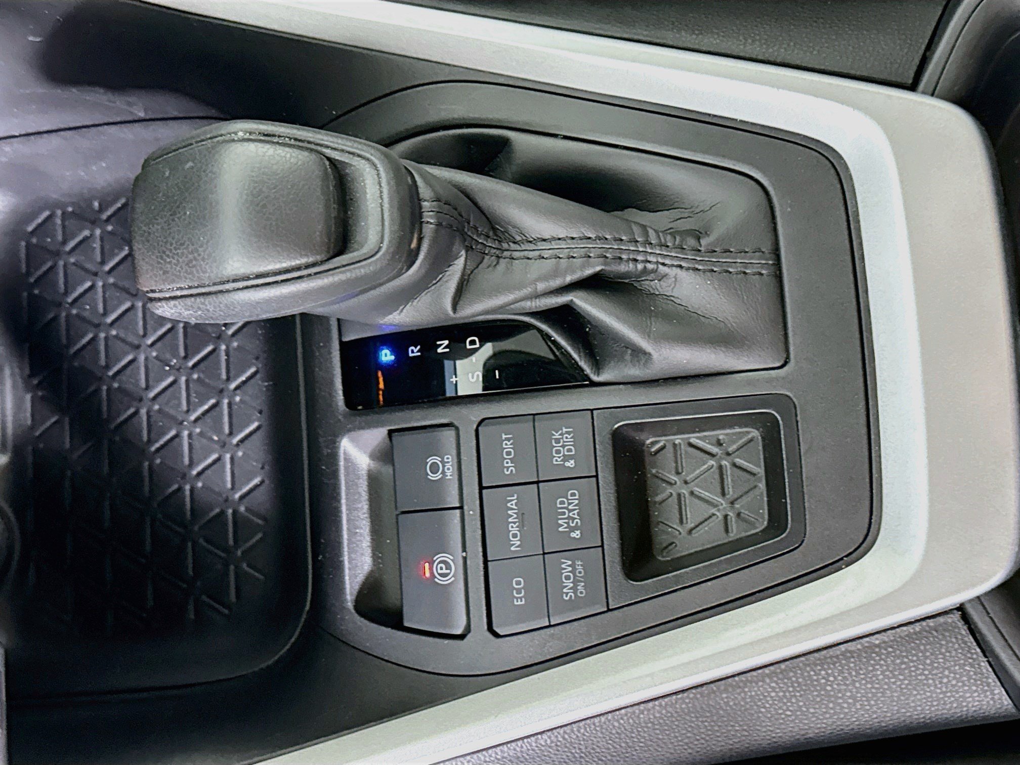 Used 2025 Toyota RAV4 XLE AWD/4WD image 20