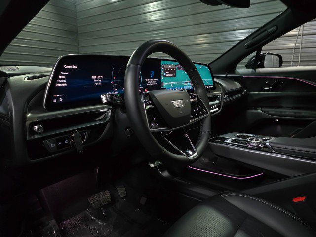 Used 2024 Cadillac Lyriq Sport image 10