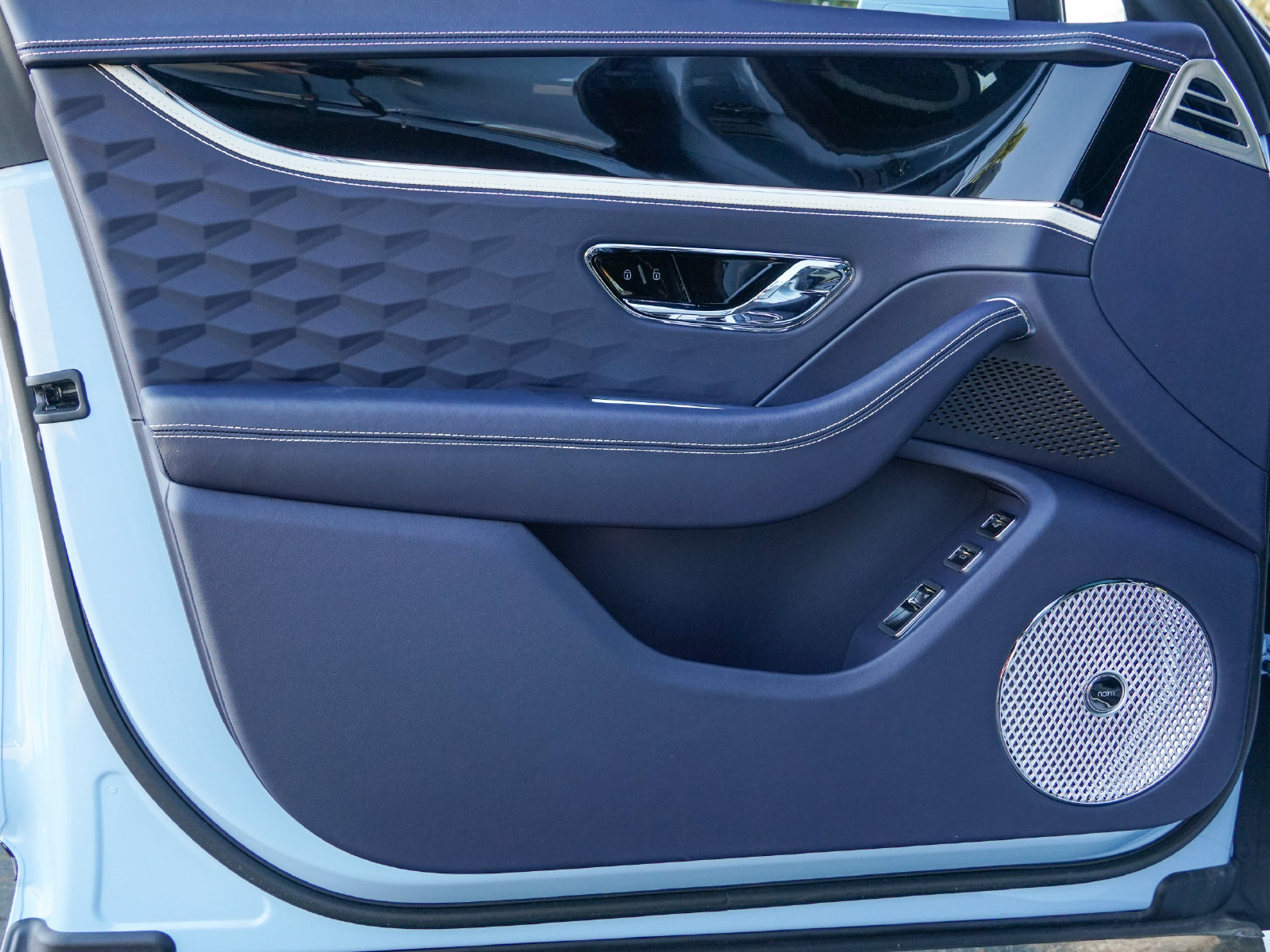 New 2025 Bentley Flying Spur Plug-In Hybrid AWD/4WD image 27