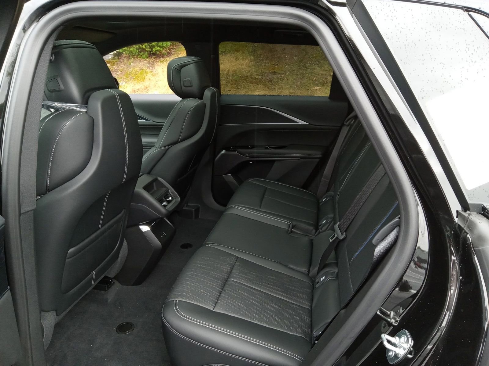 New 2025 Cadillac Lyriq Sport w/ LPO, Red Accent Package image 17