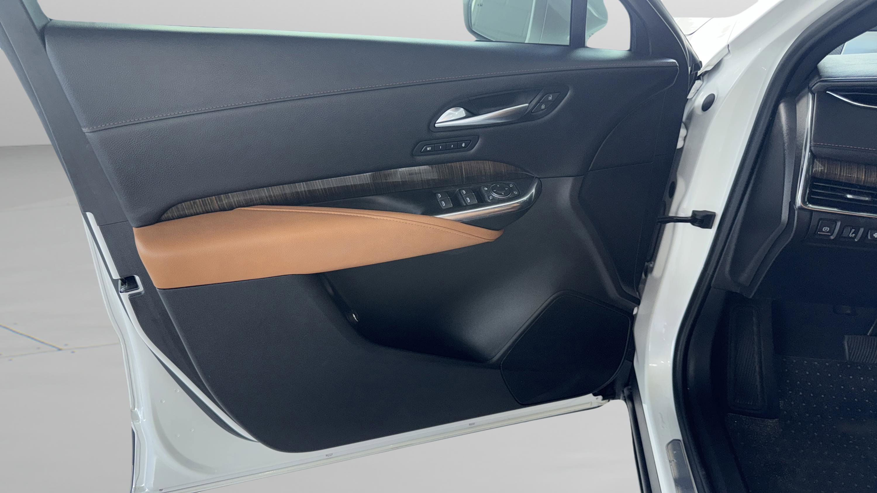 Used 2020 Cadillac XT4 Premium Luxury FWD image 27