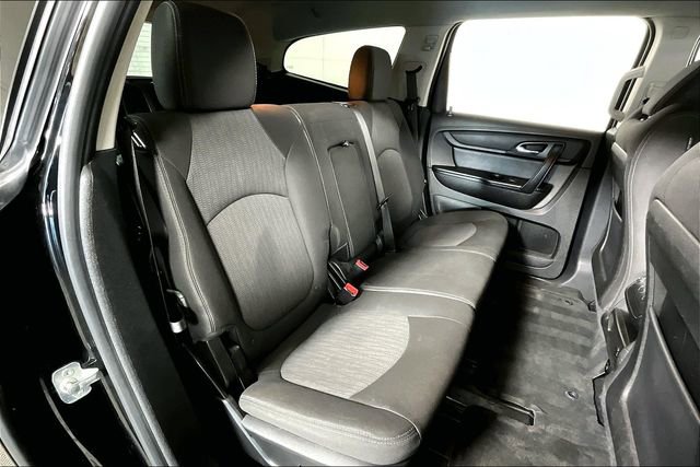 Used 2017 Chevrolet Traverse LT image 25
