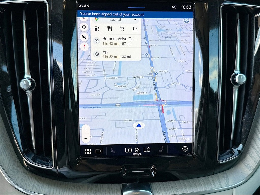 Used 2023 Volvo XC60 B5 Plus image 14