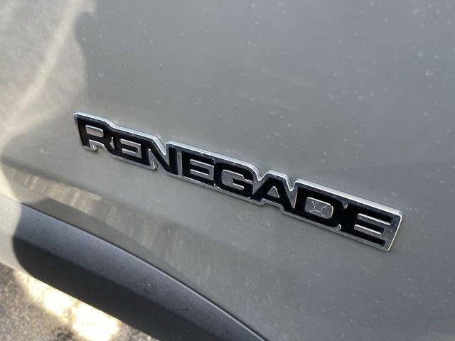 Used 2020 Jeep Renegade Latitude w/ Cold Weather Group image 12