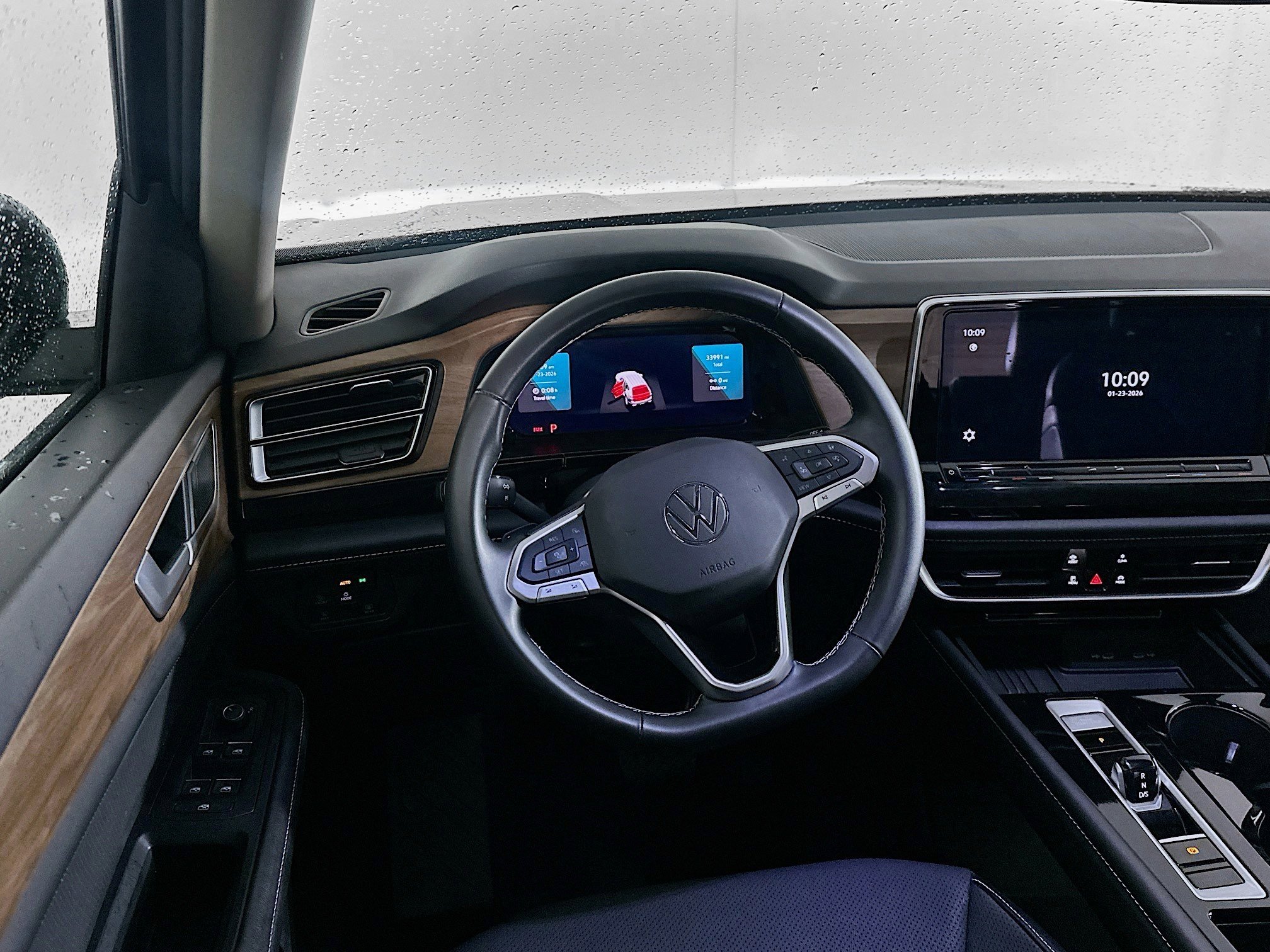 Used 2025 Volkswagen Atlas SE AWD/4WD image 17