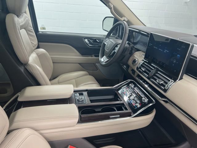 Certified 2023 Lincoln Navigator L Reserve AWD/4WD image 31