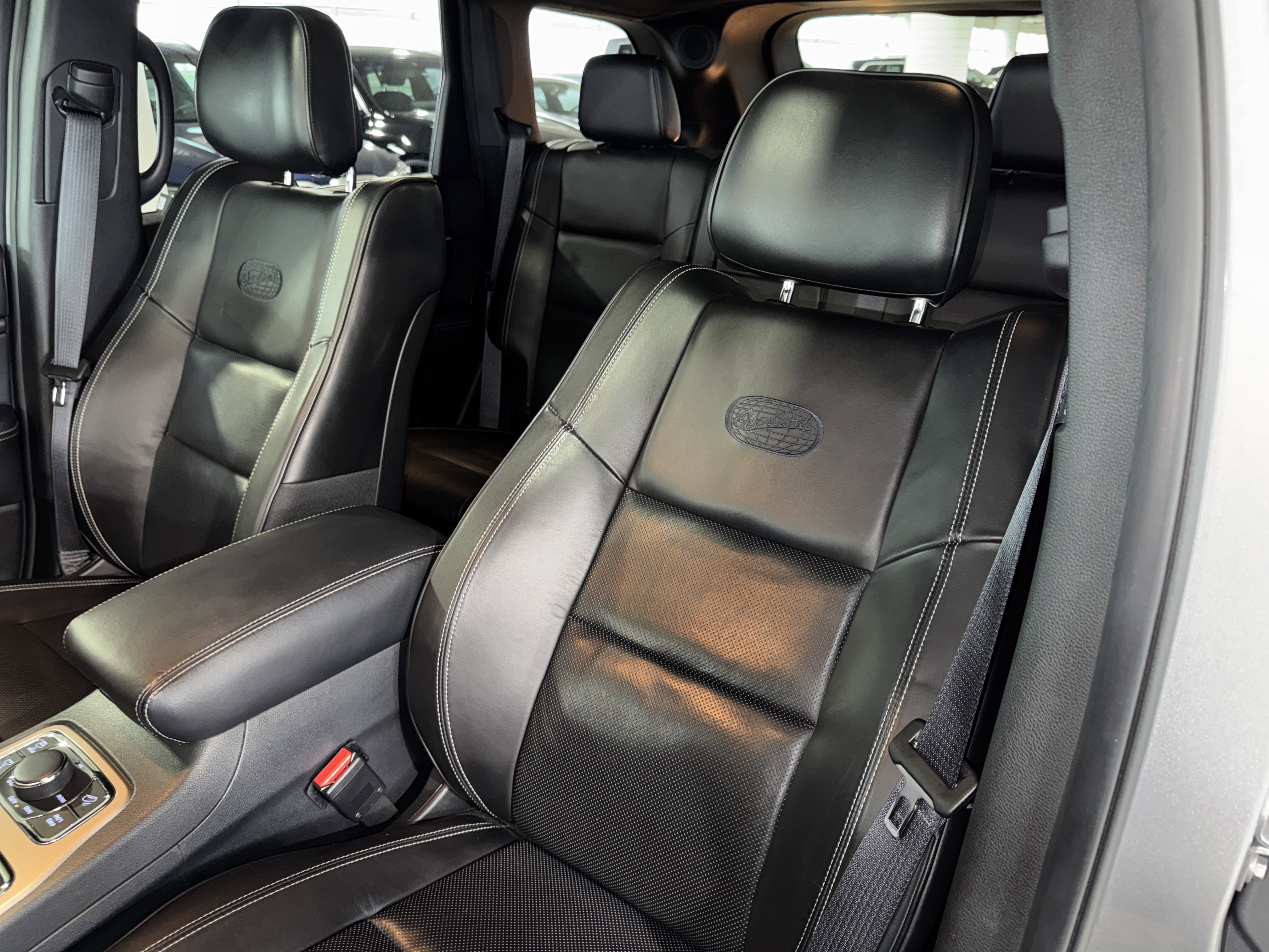 Used 2017 Jeep Grand Cherokee Overland AWD/4WD image 32
