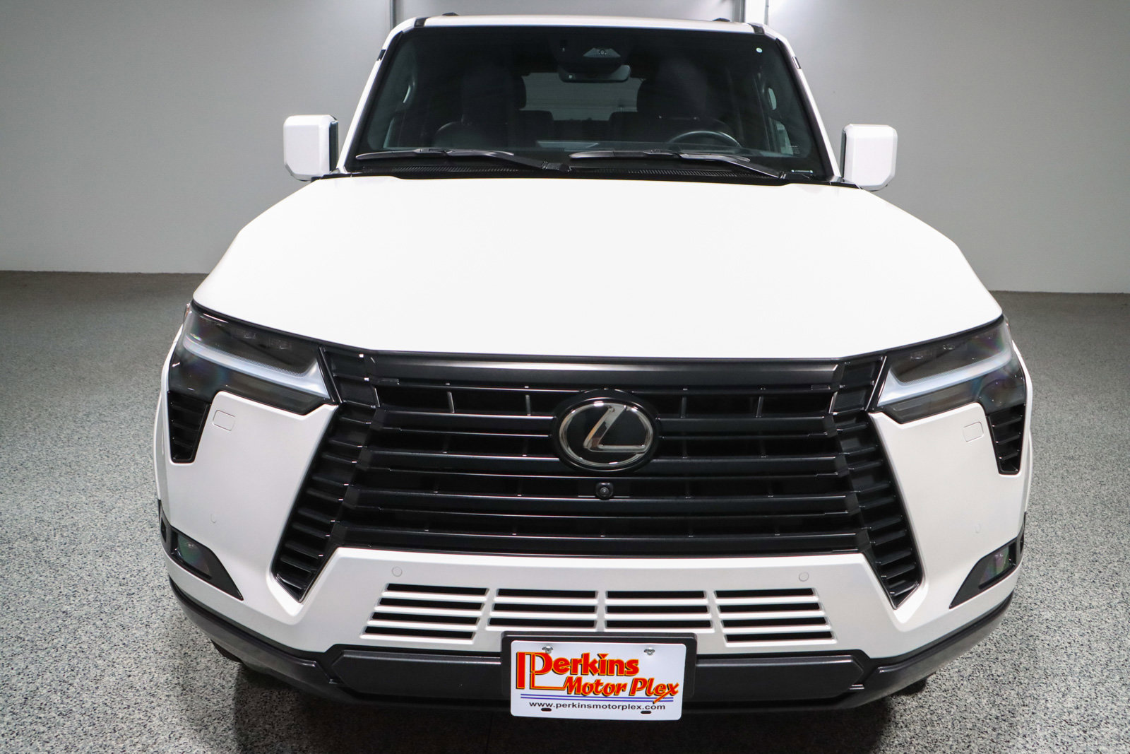 Used 2025 Lexus GX 550 w/ Accessory Package (2T) image 4