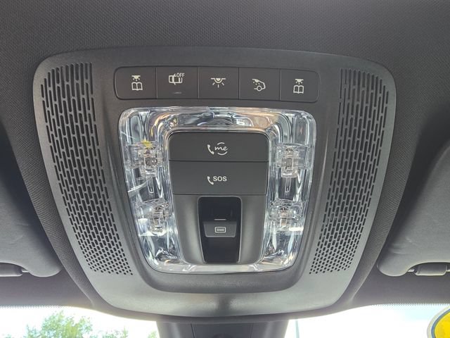 Used 2023 Mercedes-Benz GLB 250 4MATIC image 24