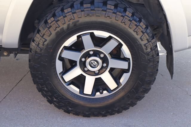 Used 2020 Toyota 4Runner TRD Off-Road AWD/4WD image 26