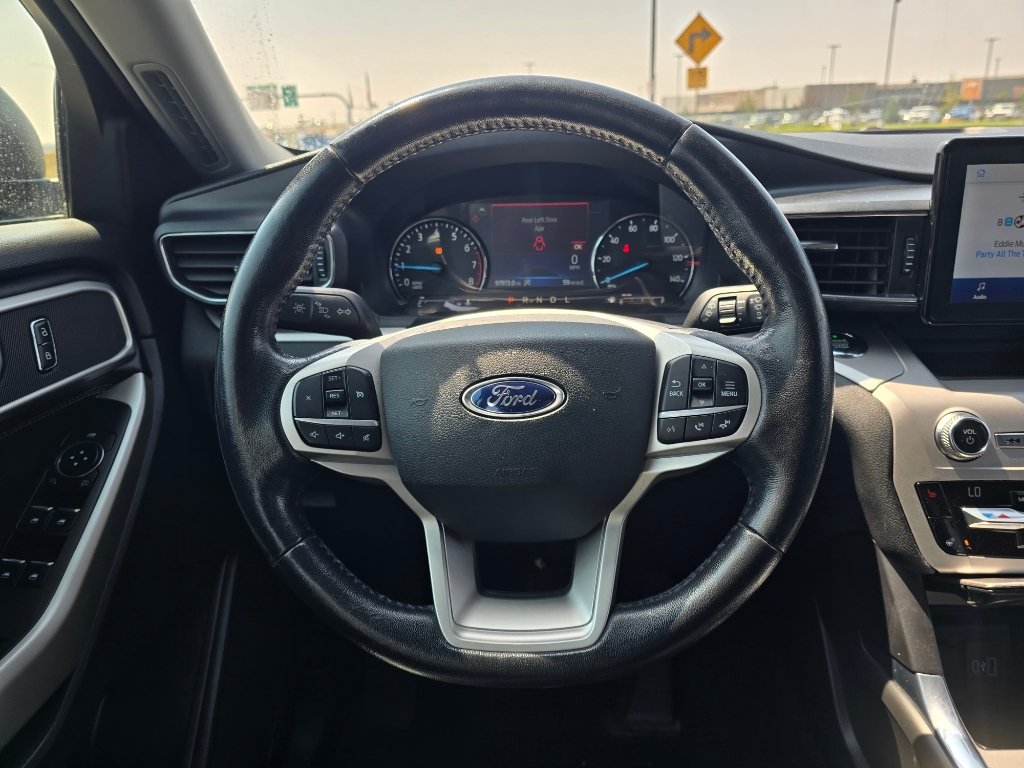 Used 2021 Ford Explorer XLT w/ Equipment Group 202A AWD/4WD image 29
