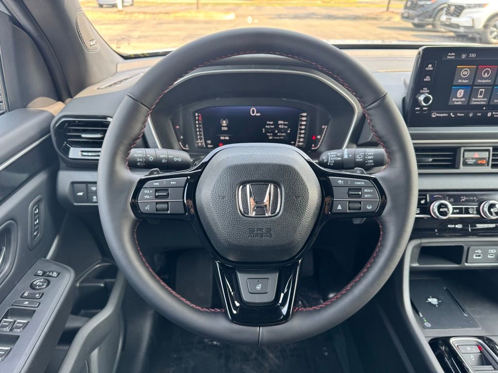 Used 2025 Honda Pilot Black Edition image 5