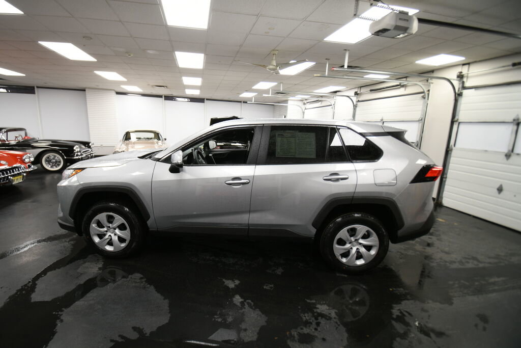 Used 2025 Toyota RAV4 LE image 4