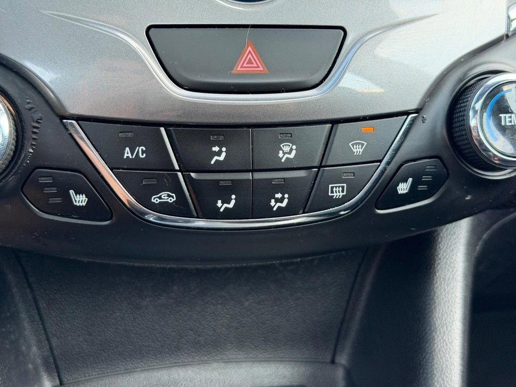 Used 2017 Chevrolet Cruze LT w/ Sun And Sound Package FWD image 19