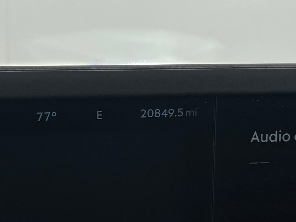 Used 2024 Lincoln Nautilus Premier w/ Jet Appearance Package image 17