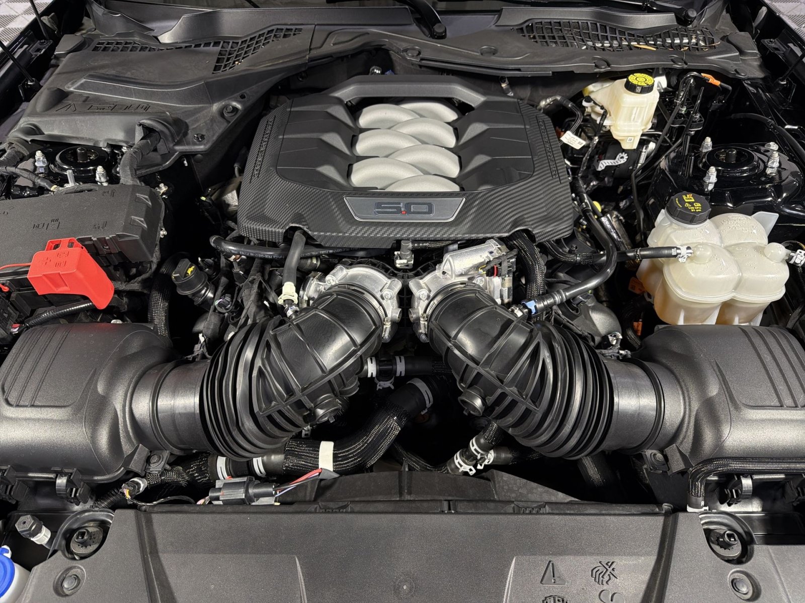Used 2025 Ford Mustang GT RWD image 29
