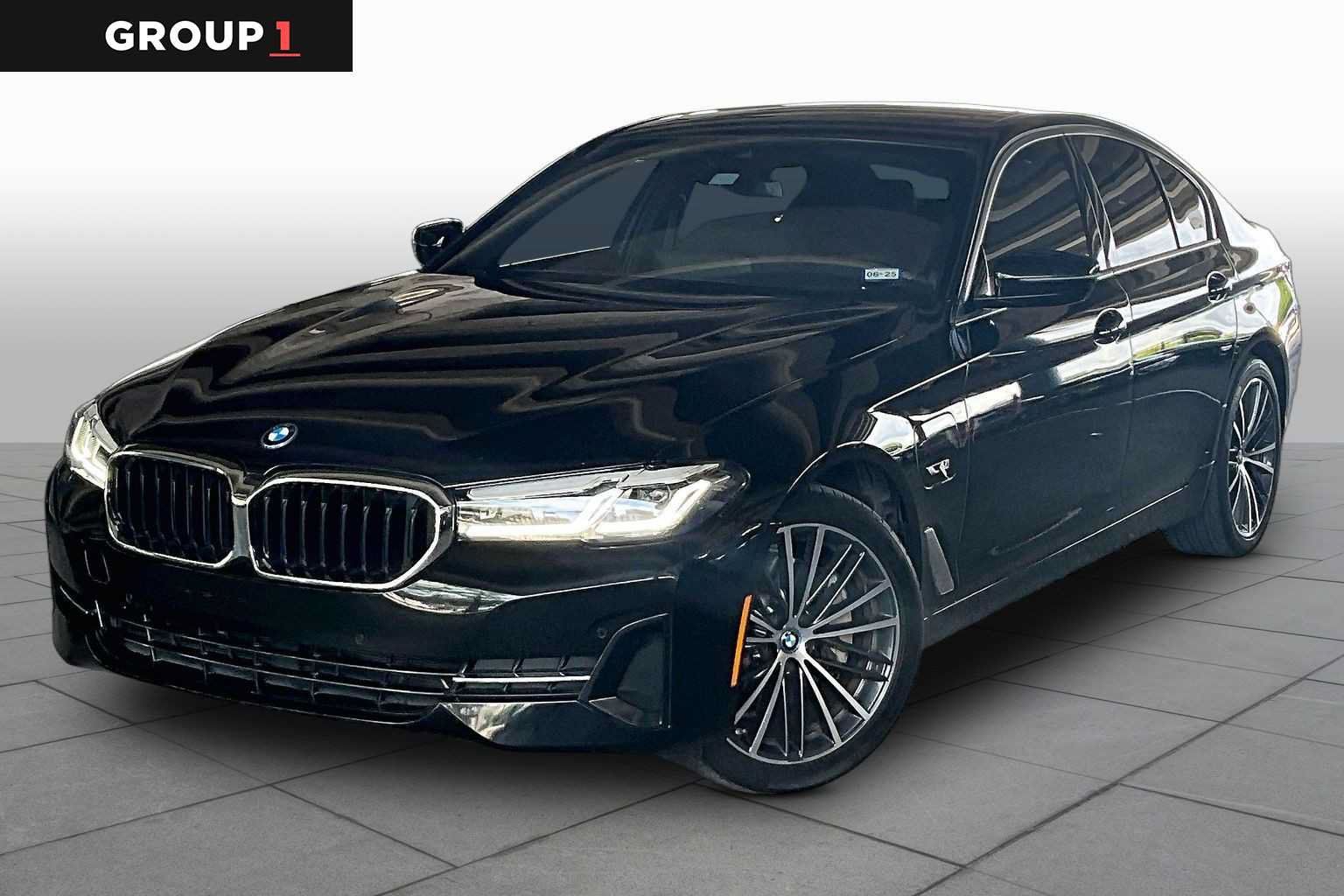 Used 2023 BMW 530e w/ Convenience Package RWD image 1