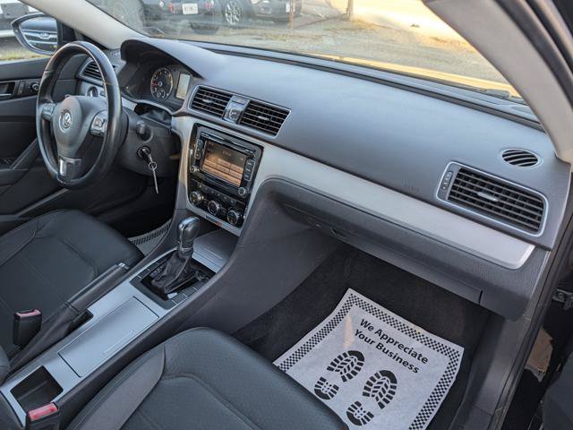 Used 2012 Volkswagen Passat 2.5 SE FWD image 29