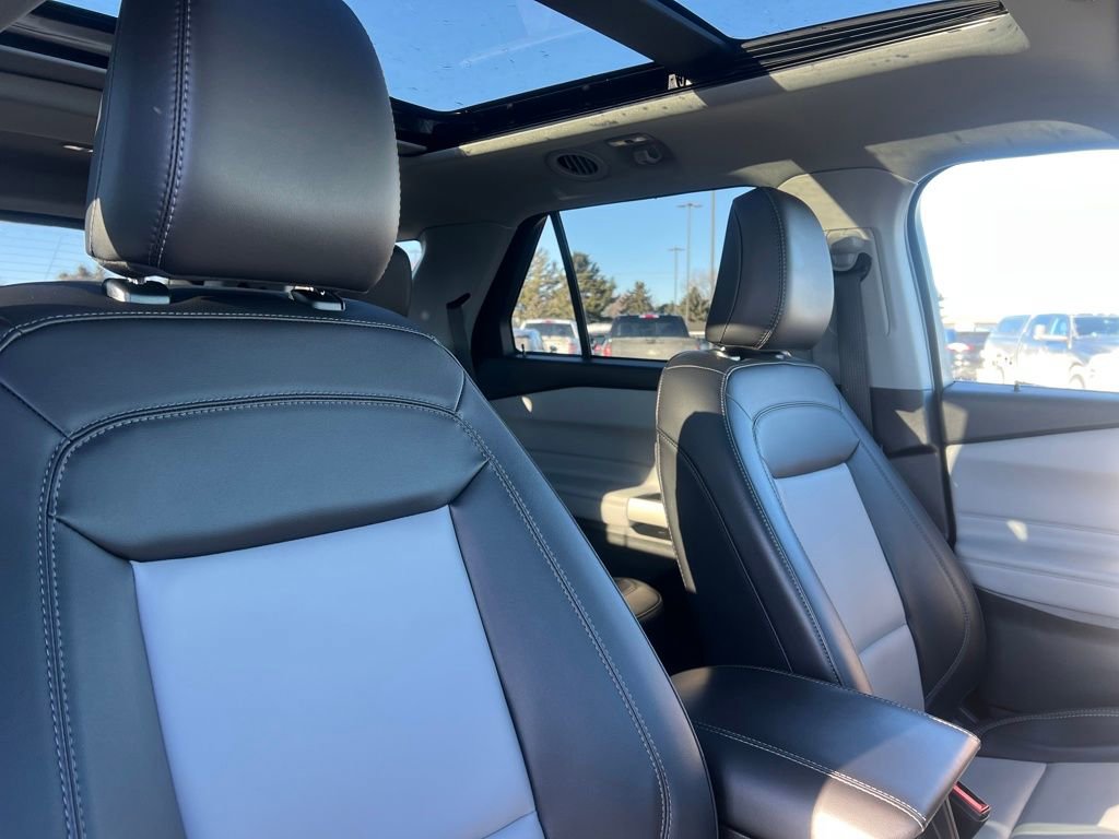 Certified 2023 Ford Explorer XLT w/ Equipment Group 202A image 35