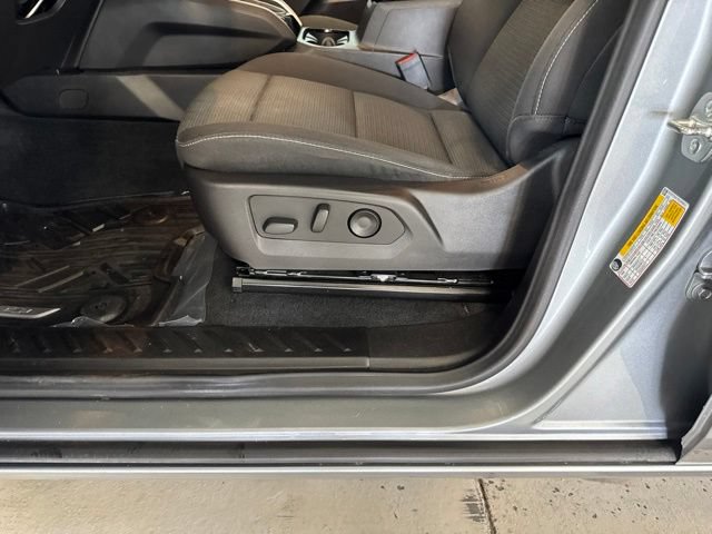 Used 2025 Chevrolet Colorado LT w/ Advanced Trailering Package AWD/4WD image 44
