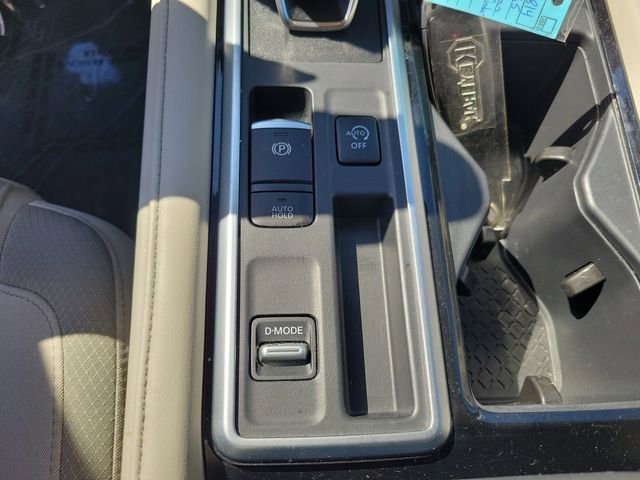 Used 2025 Nissan Pathfinder SV FWD image 23