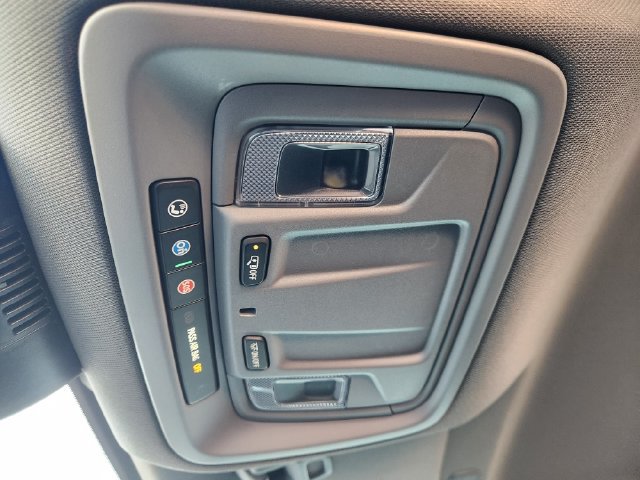 Used 2025 Chevrolet Silverado 1500 Custom RWD image 27