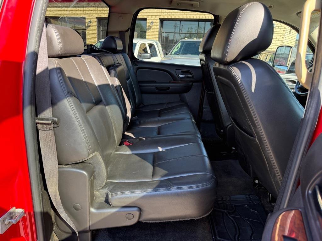 Used 2011 Chevrolet Silverado 3500 LTZ AWD/4WD image 10